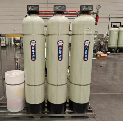 kupować Wydajność 500 l/godzinę Sprzęt do uzdatniania wody RO z podstawowymi komponentami PLC i roczną gwarancją produkcja online